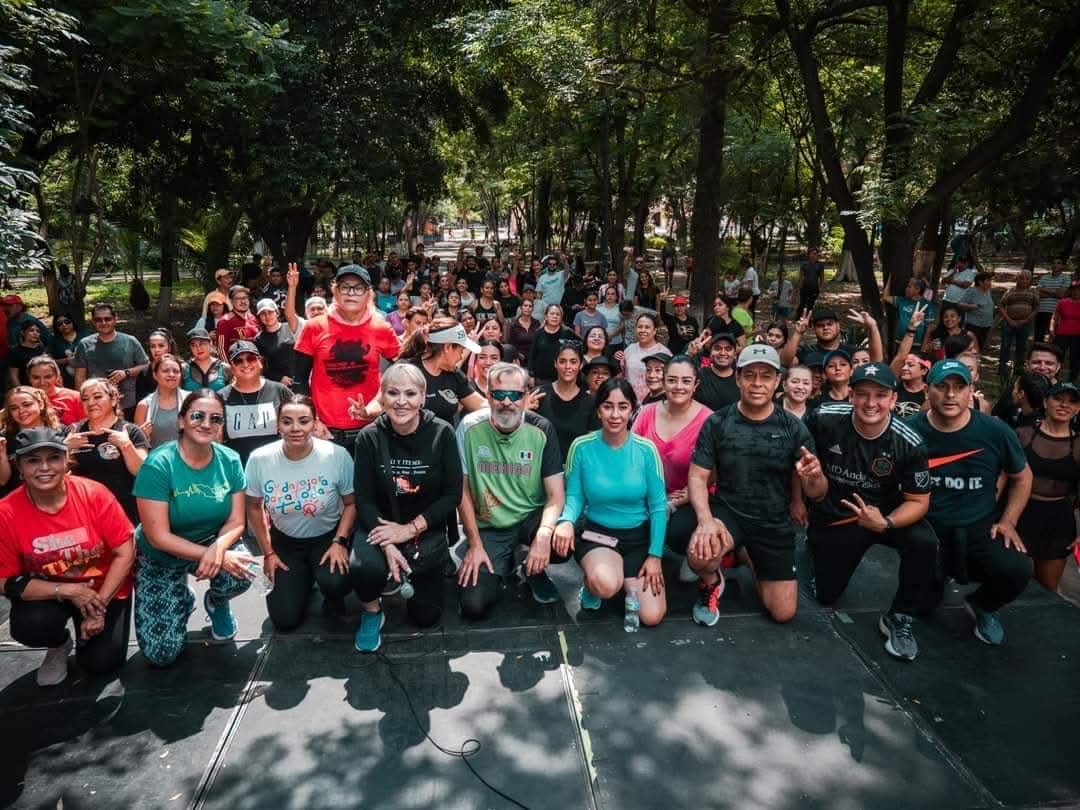 Comunidad FEMEAMA reunida en actividad al aire libre